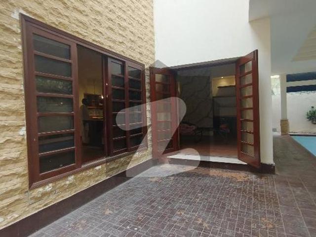 500 Square Yards Well Maintained Bungalow for Sale DHA Phase 6