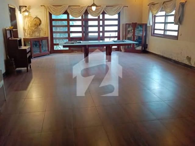 500 Sq Yard Bungalow 5 Bedroom