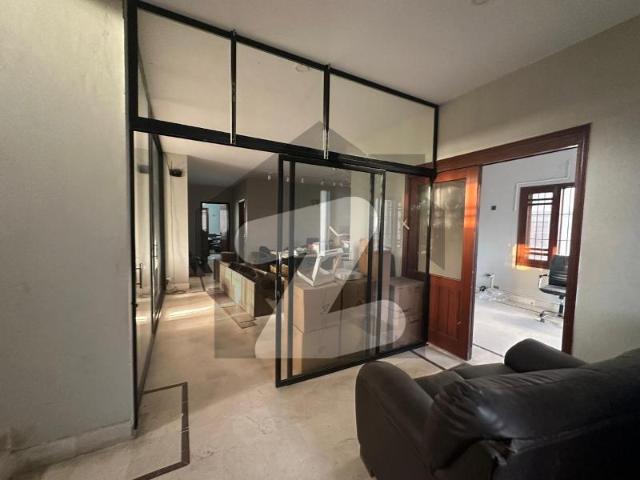 500 Sq Yards Basement Ground And 1st Floor Independent Like A Brand New Bungalow Shahra e Faisal