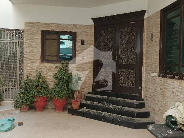 500 sq yards bungalow available for rent best for it and software houses and multinational company offices