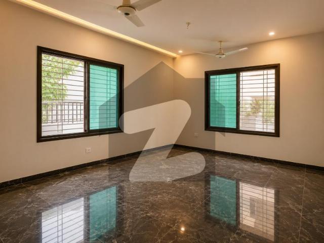 500 sq yards bungalow available for rent shaheed millat road