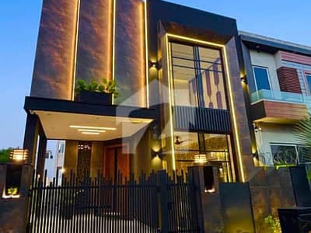 500 Sq. Yards Bungalow Available For Rent | 5 Bedrooms | Near KDA Scheme 1 | PKR 7.5 Lac