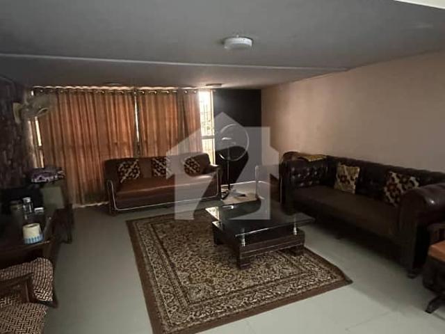 500 sq yards ground floor porton available for rent silent commercial blk 7, gulshan