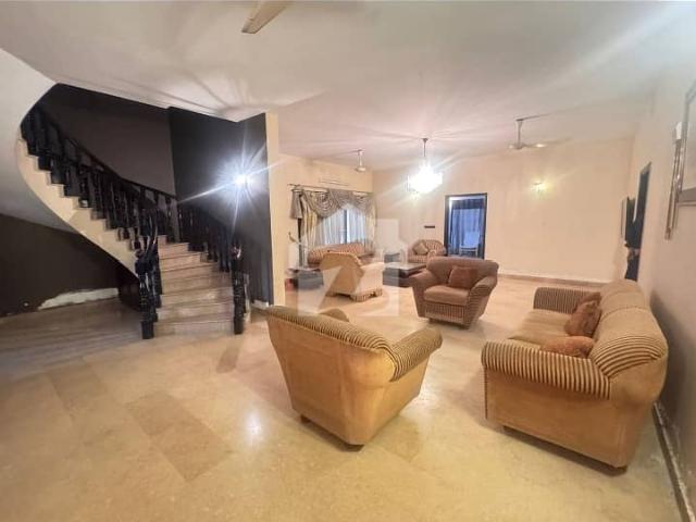 500 Sq. Yards Maintained Bungalow Available For Sale