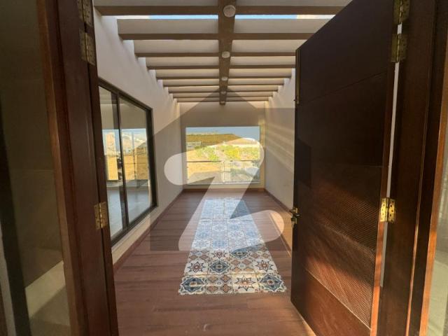 500 Sq Yd Elite Villa WITH BASEMENT For Sale Precinct 9 Bahria Hills. Elegant Design | 5 or 6 Beds | Drawing, Dining, Lounge, Modern Kitchen & Greasy Kitchen. Heighted Location | Near Flagpole | Just 3 Mins Drive from Entrance. Bahria Hills