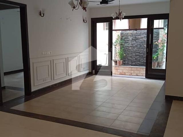500 yard 2 unit bugalow for sale