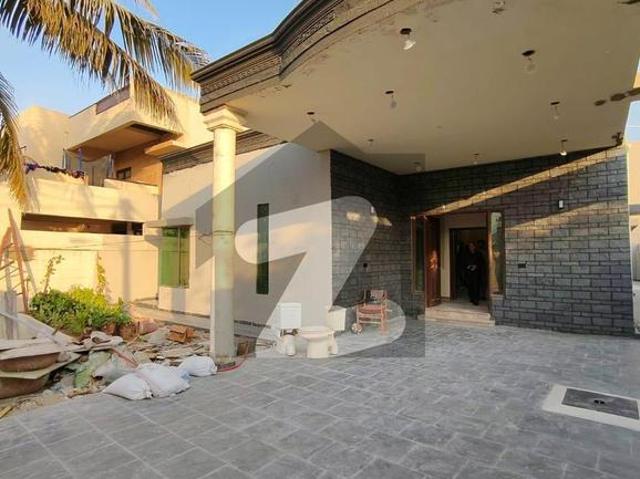 500 Yard Well Maintained House For Sale DHA Phase 8