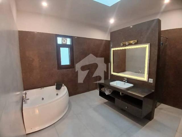 500 yard brand new luxury architect designer bungalow for rent