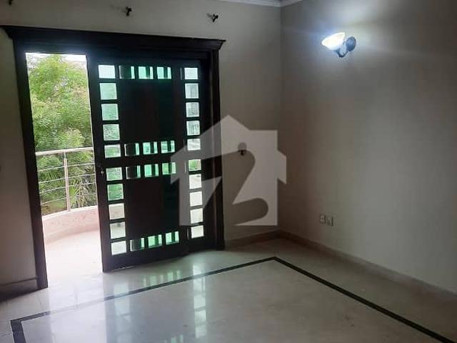 500 Yard Bungalow For Rent