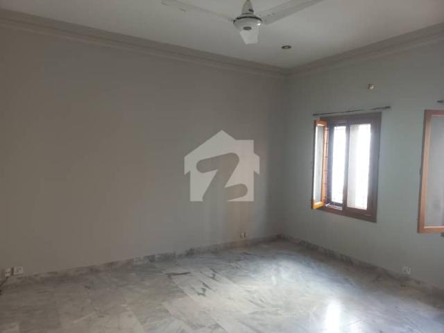 500 Yard Bungalow For Rent