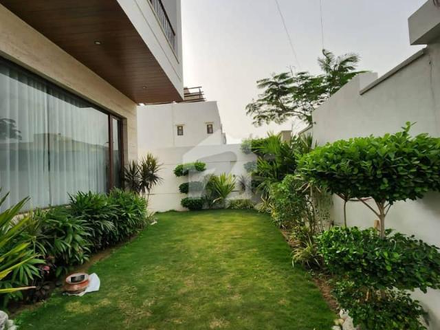 500 Yard Dream Home: Your Luxury Oasis Awaits