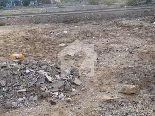 500 yard plot beach streets near emaar zone c