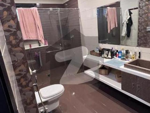 500 Yards 6 Bedroom Bungalow Available For Sale DHA Phase 7