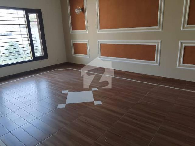 500 yards banglow fully renovated just like new dha phase 5