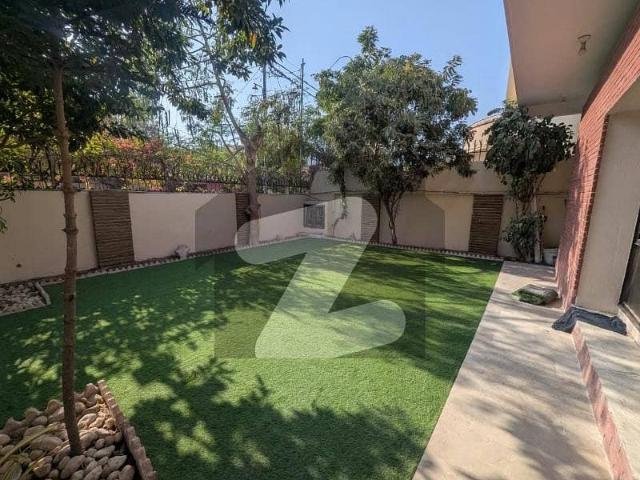 500 Yards Beautiful Bungalow Is Available For Sale