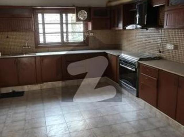 500 Yards Bungalow For Sale 5 Bedrooms DHA Phase 6