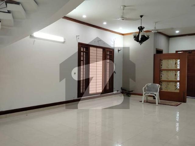 500 Yards Bungalow For Sale Walking Distance To Masjid