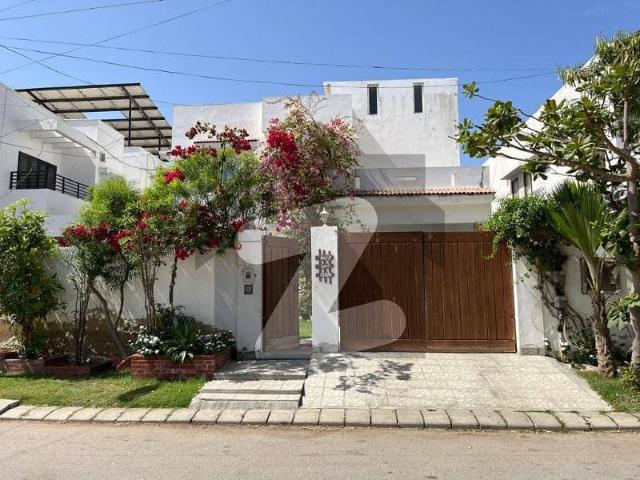 500 Yards House For Sale In DHA Phase 8 Zone A Off Roomi Street