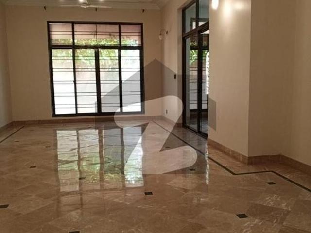 500 yards independent bungalow with solar system dha phase 5