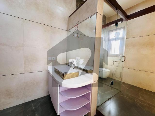 500 Yards Owner Built Bungalow For Sale DHA Phase 8