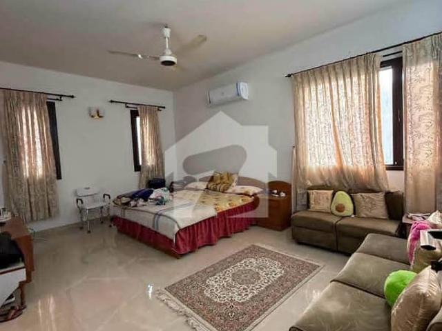 500 yards like new house for rent dha phase 8