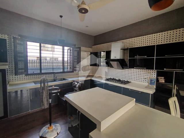 500 Yards Luxury Bungalow for Sale Phase 8 | Near Creek Vista | Full Basement | Like Brand New