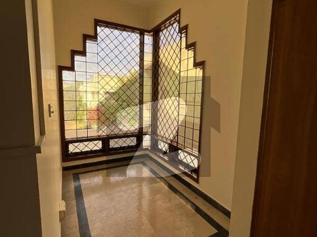 500 Yards Separate Upper Portion Available For Rent In DHA Phase Vi
