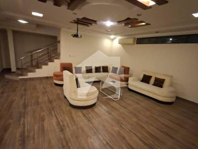 500 Yards Well Maintained Bungalow for Sale Phase 6 | 5 Bedrooms | Small Basement