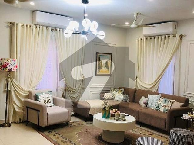 500 Yards Well Maintained Bungalow For Sale In Dha Phase 8