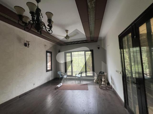 500 Yards Two Unit Bungalow Renovated Maintained Condition Available For Sale DHA Phase 6