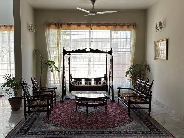 500 Yd² House for Rent