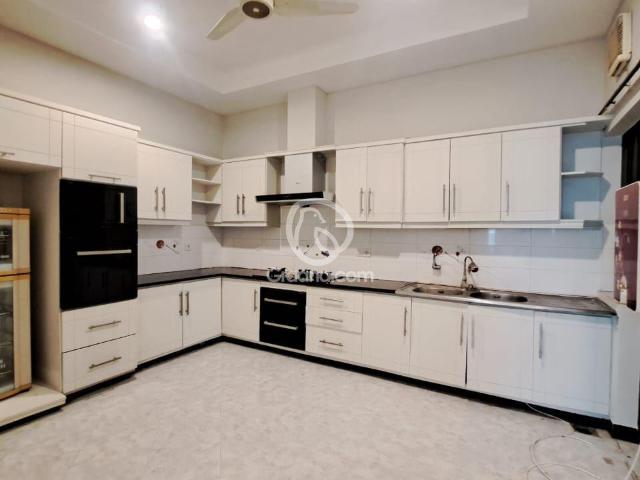 500 Yd² House for Rent