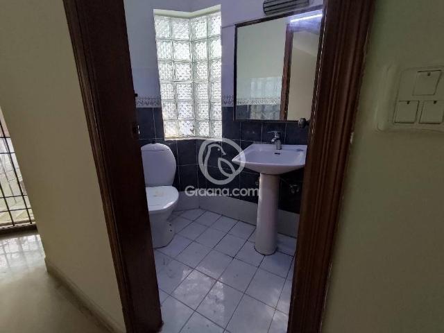 500 Yd² House for Rent