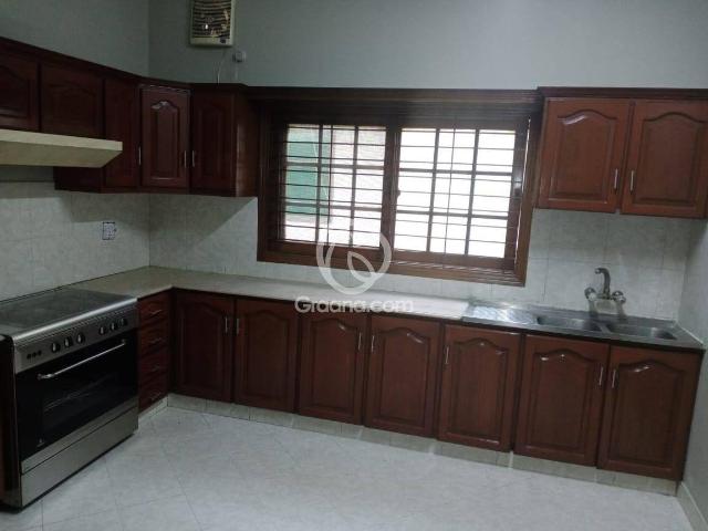 500 Yd² House for Rent