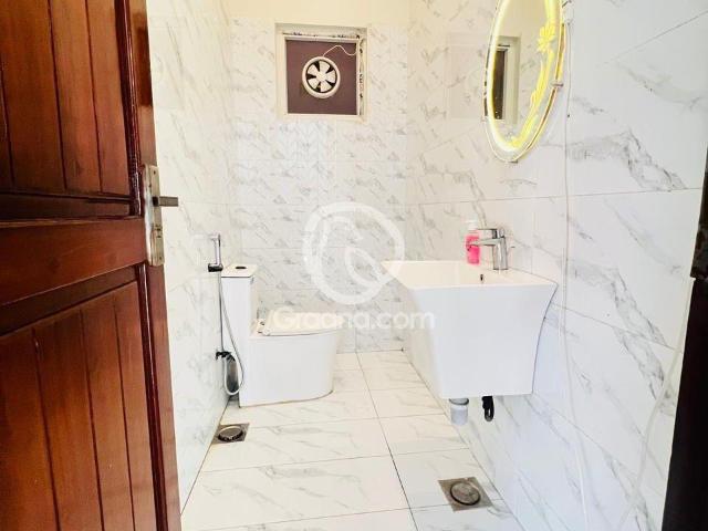 500 Yd² House for Rent