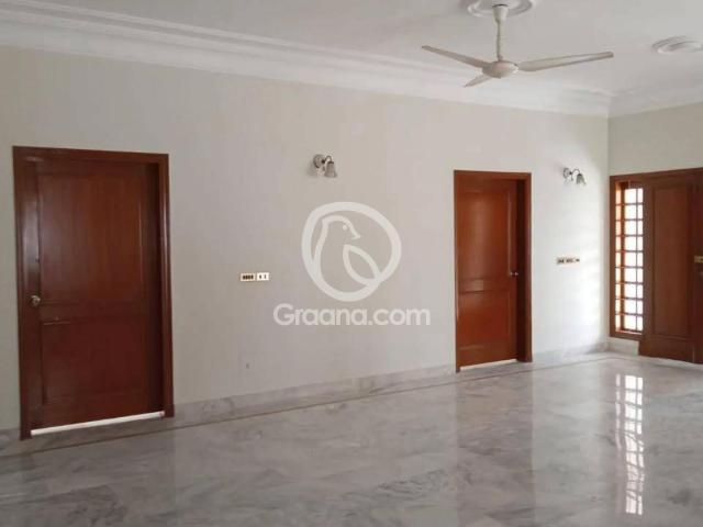 500 Yd² House for Rent
