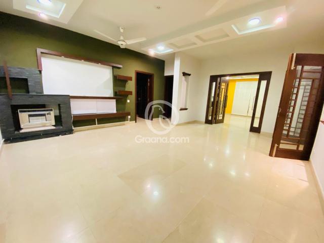 500 Yd² House for Rent