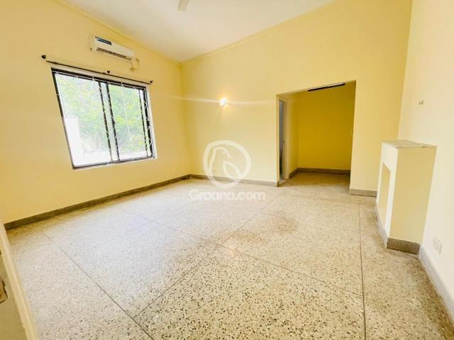 500 Yd² House for Rent