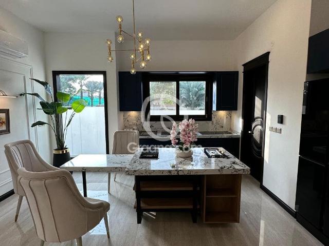 500 Yd² House for Sale