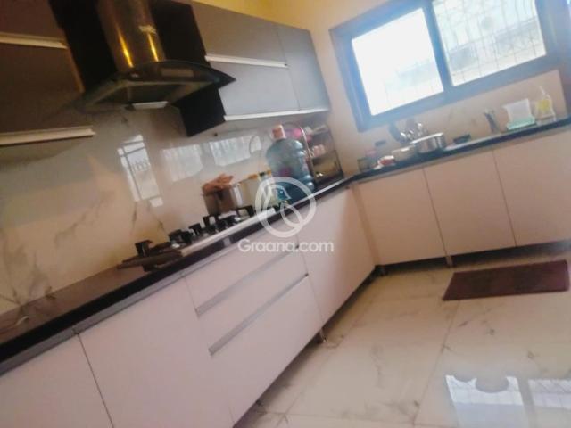 500 Yd² House for Sale