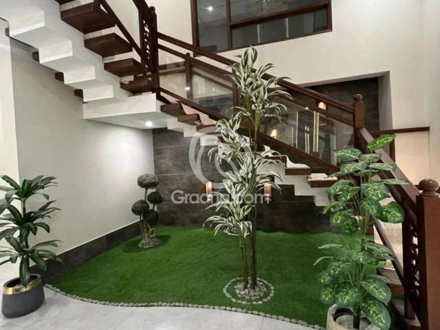 500 Yd² House for Sale