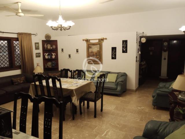 500 Yd² House for Sale
