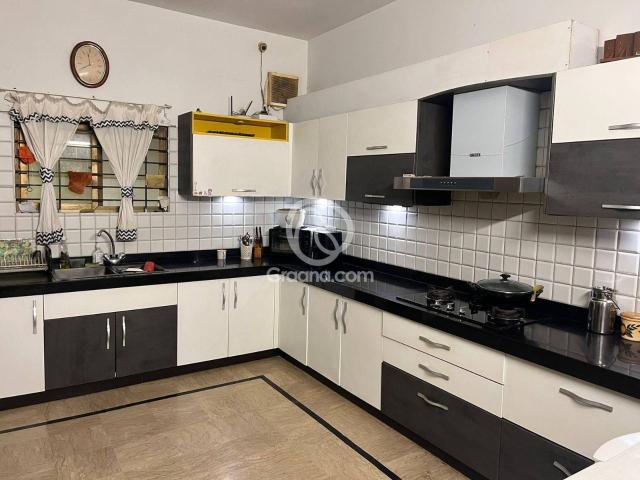 500 Yd² House for Sale