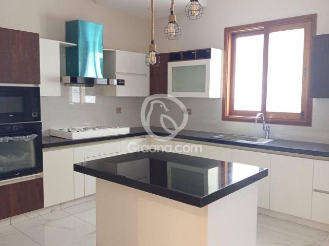 500 Yd² House for Sale