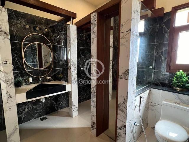 500 Yd² House for Sale