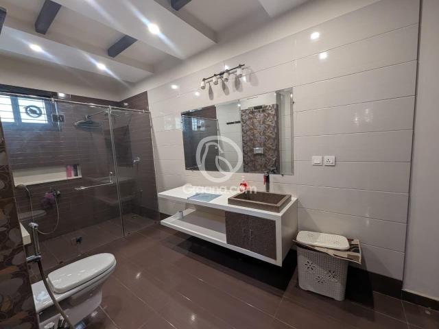 500 Yd² House for Sale