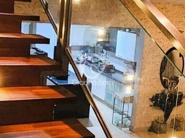 500 Yd² House for Sale