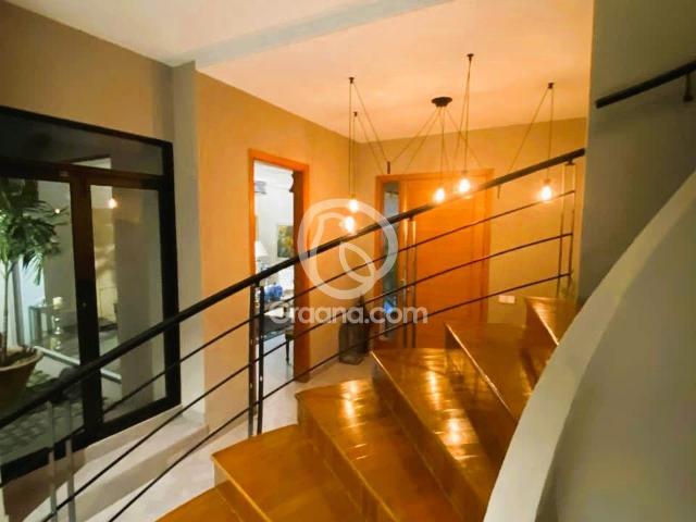500 Yd² House for Sale