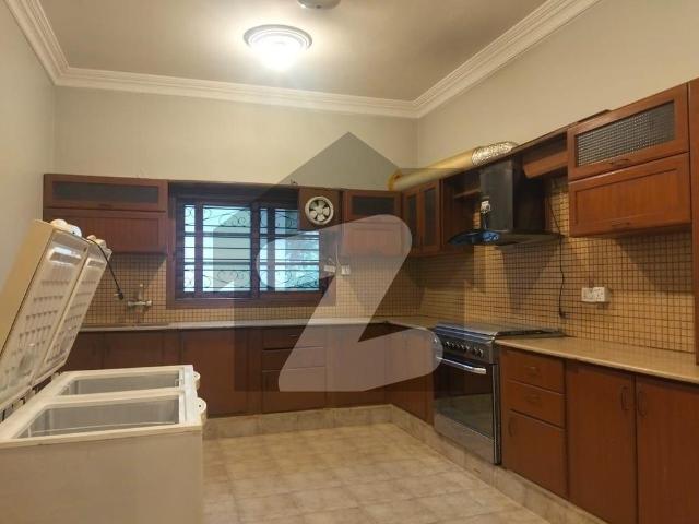 500Sq Yards Well Maintained Bungalow DHA Phase 7