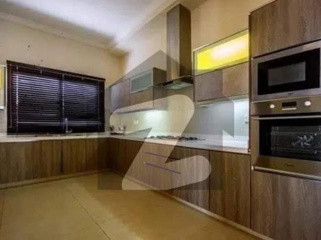 500sq yd 5 Bedrooms Luxury Villa is Available FOR RENT. 6km from Entrance of BTK. 5 Bed DDL 2 Kitchens Bahria Paradise